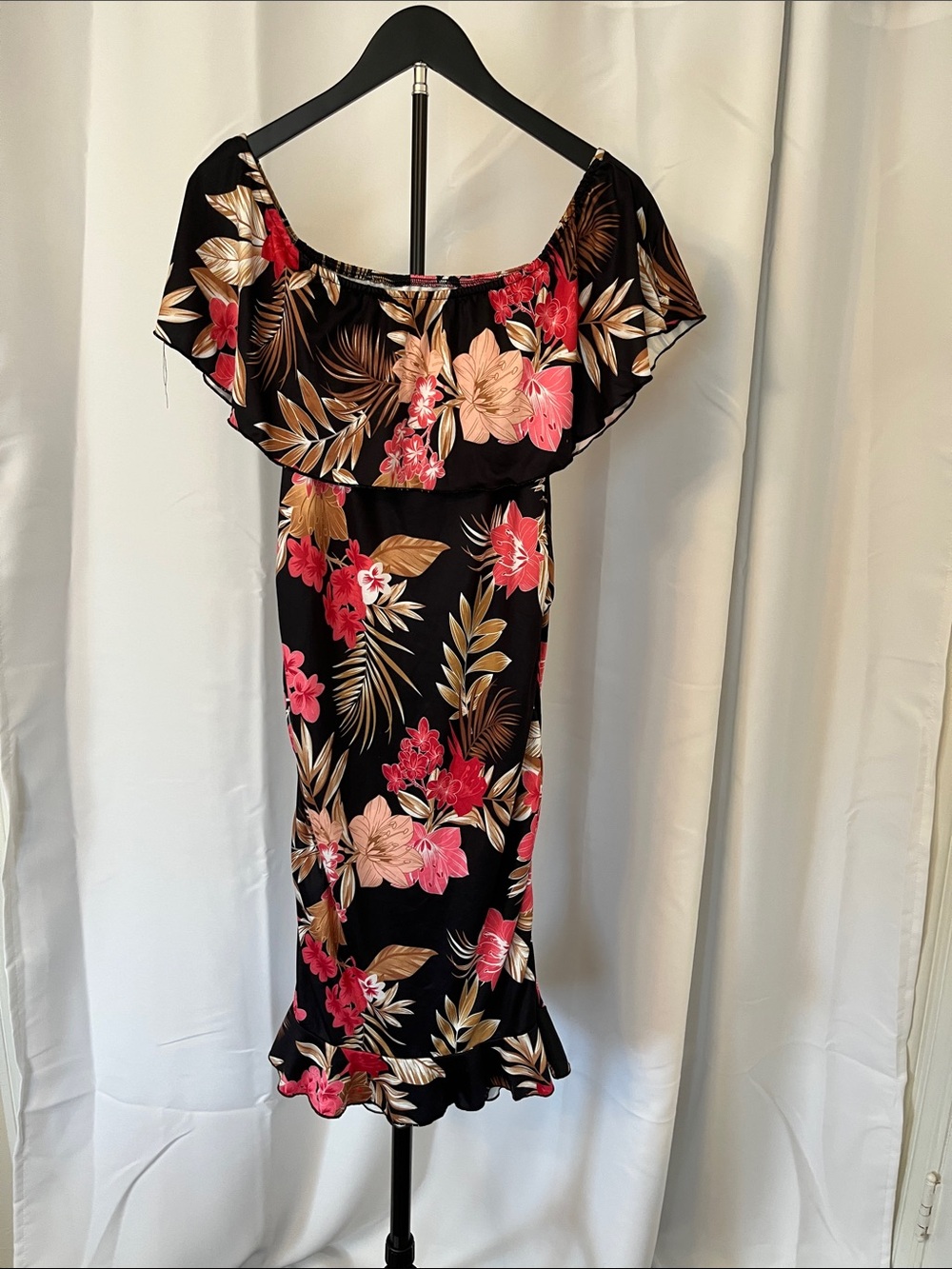 SHEIN Black Strapless Floral Ruffle Midi Dress with Pink & Gold Flowers